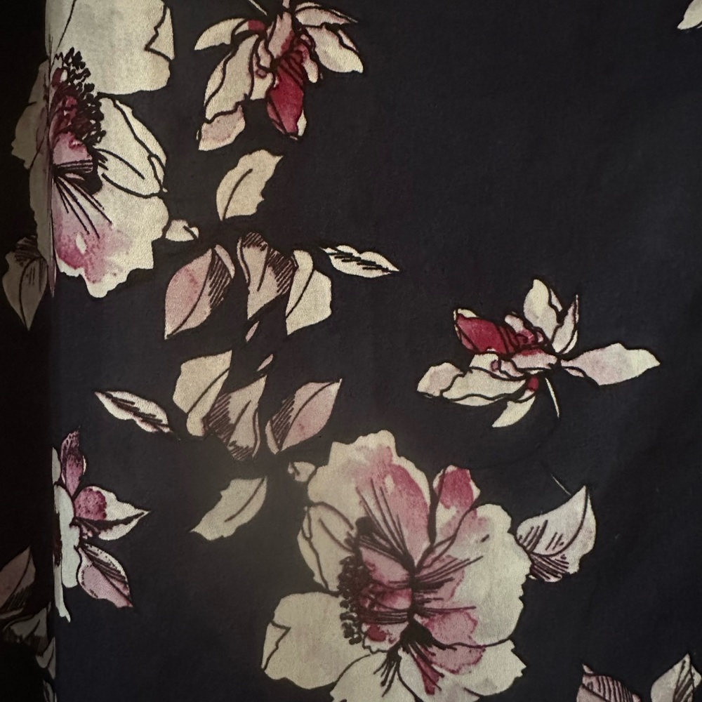 Torrid Georgette Floral Print Pleated Back Short Sleeve Blouse. Size 2x. - Picture 6 of 16